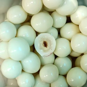 Alune învelite în ciocolată albă 100 g
